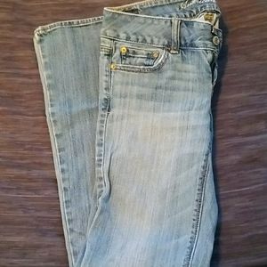 American eagle light wash jean